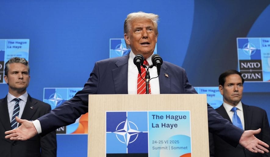 JAV ir NATO: Trumpas svarsto pasitraukimą iš aljanso