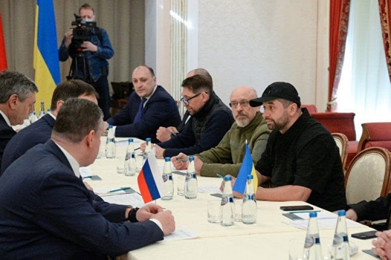 WSJ: Членов переговорной группы от Украины и Романа Абрамовича пытались отравить — NewsRoomIn