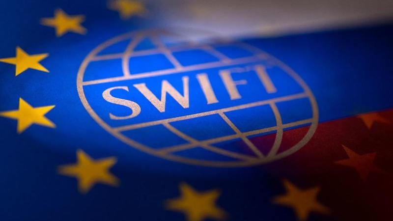 Три крупнейших российских банка отключили от SWIFT — NewsRoomIn