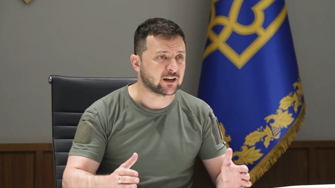 Зеленский попросил НАТО помочь выиграть войну с Россией