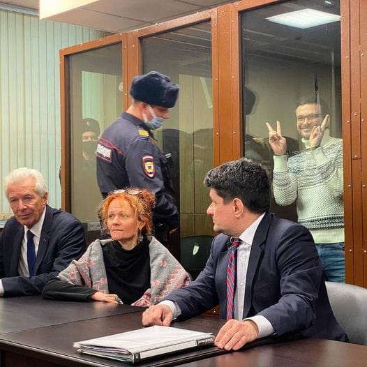 Илью Яшина приговорили к 8,5 годам колонии за правду о преступлениях России в Буче — NewsRoomIn