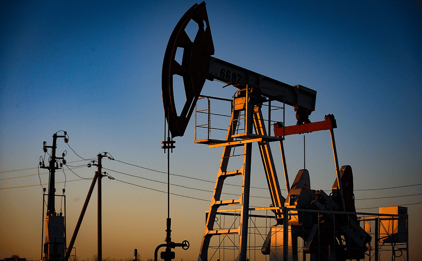 Евросоюз установил лимит цены на нефть из РФ