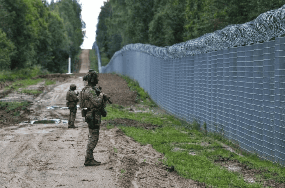 Нелегалы со стороны Беларуси атакуют границы Латвии. Пограничникам приходится стрелять — NewsRoomIn