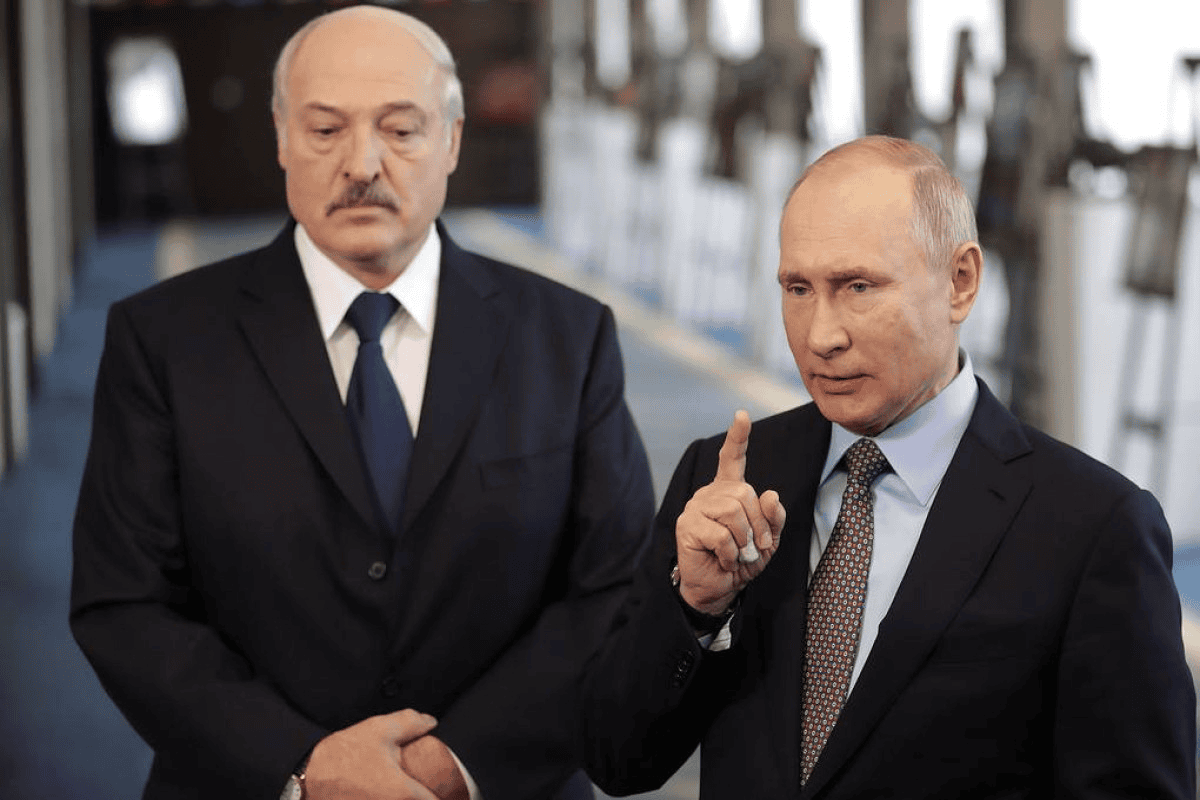 Европарламент признал Лукашенко военным преступником