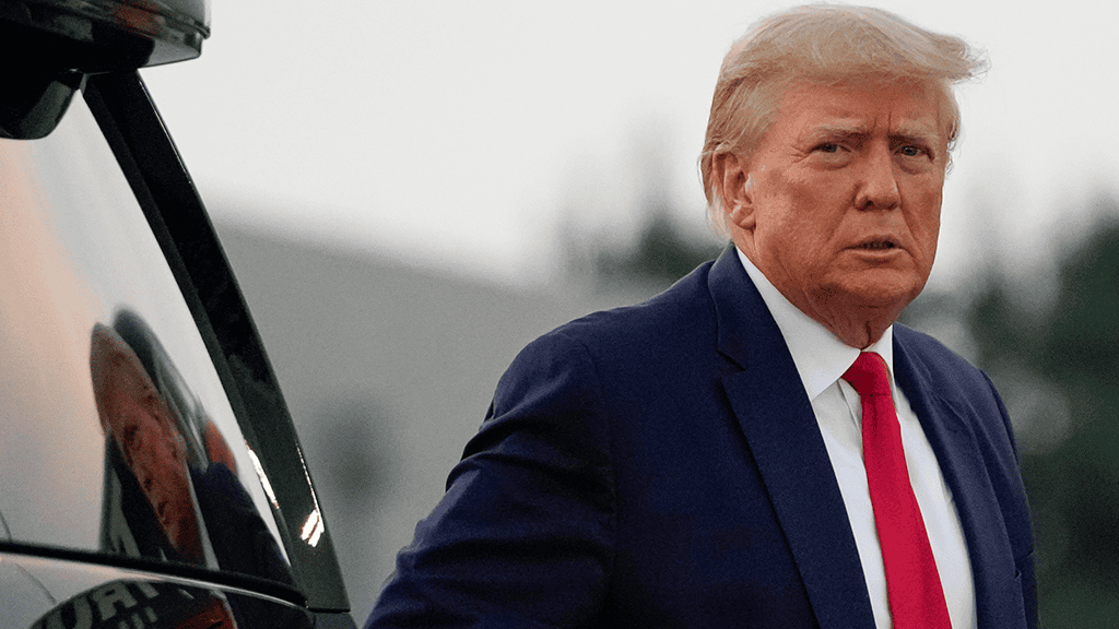 Дональд Трамп отказался ехать в Украину из-за конфликта интересов — NewsRoomIn