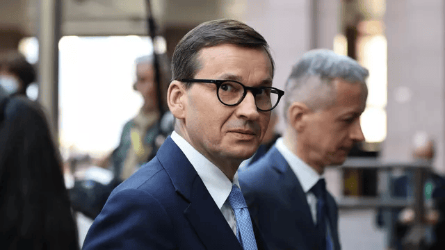 Матеушу Моравецкому остается надеяться лишь на чудо