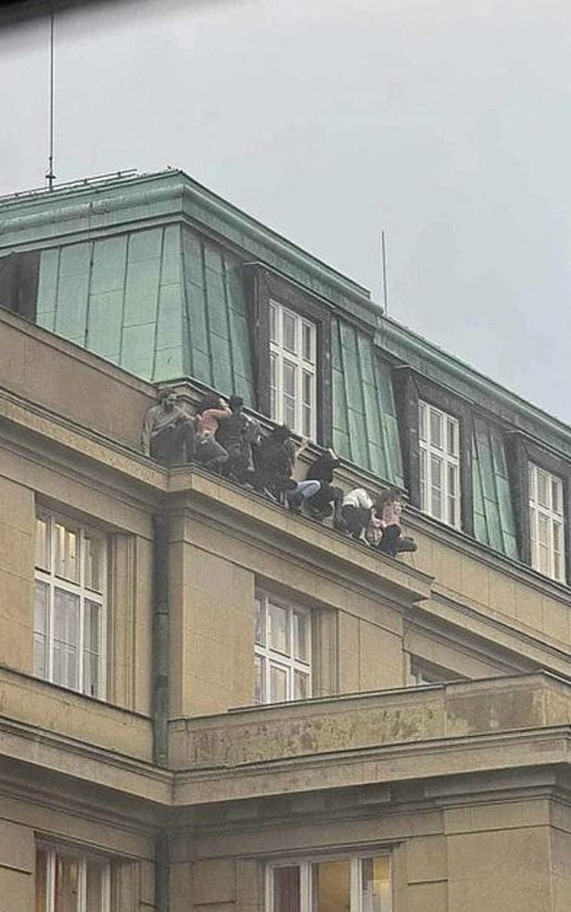 В Праге террорист убил и ранил десятки человека — NewsRoomIn