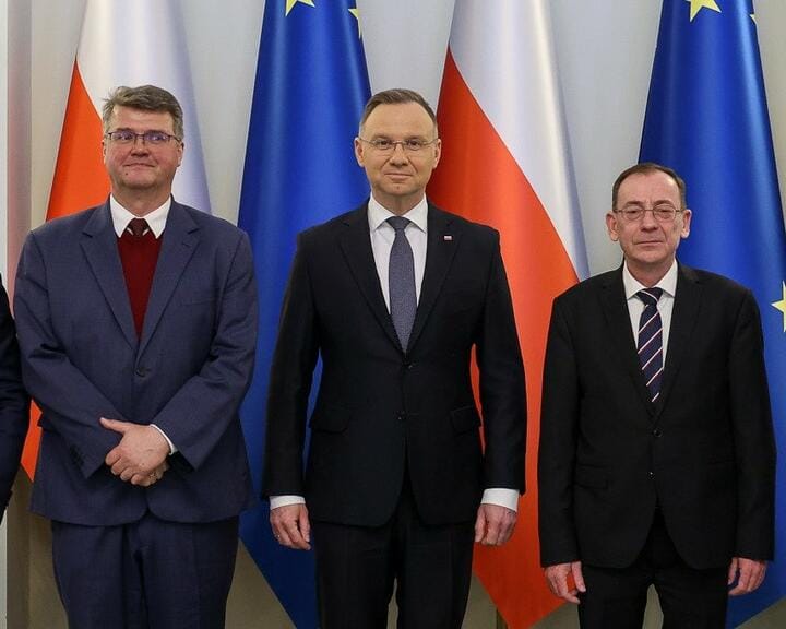 Осужденные депутаты Сейма Польши скрылись от тюрьмы в Президентском дворце — NewsRoomIn