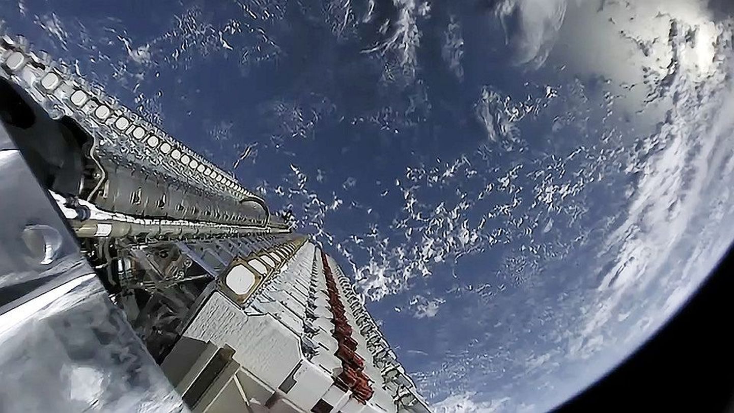 SpaceX выводит из строя сотню спутников Starlink