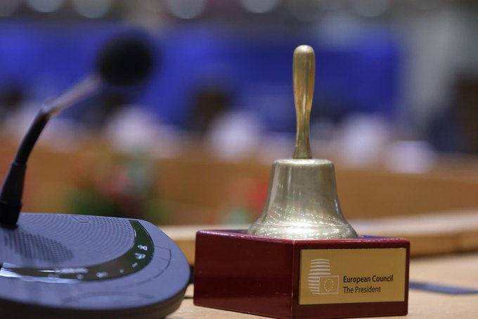 ЕС согласовал пакет помощи Украине на €50 млрд после «непринужденного утреннего разговора» с Орбаном