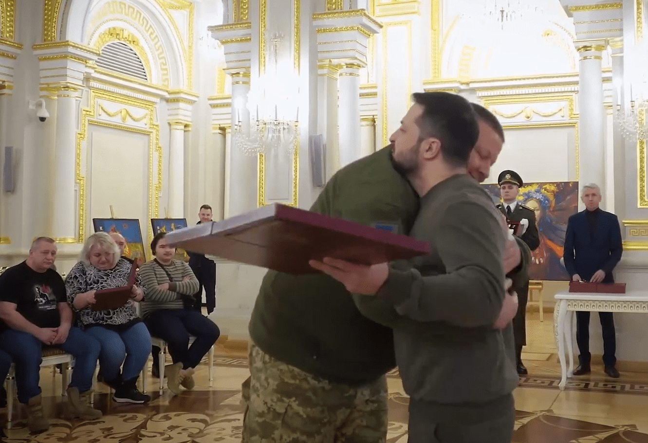 Валерий Залужный и Кирилл Буданов получили звание Героя Украины