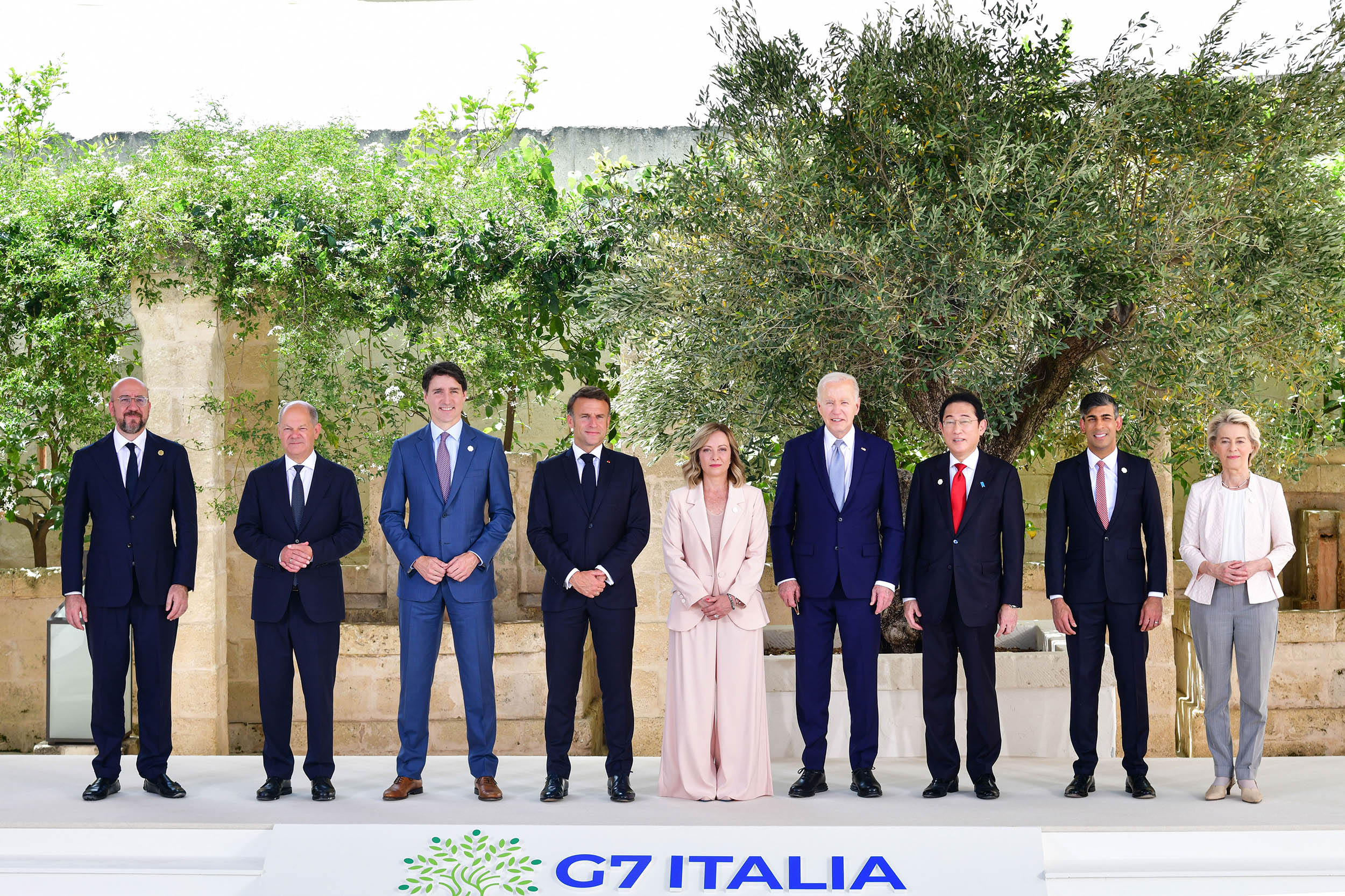 Саммит G7: лидеры шлют сигнал Путину из Италии