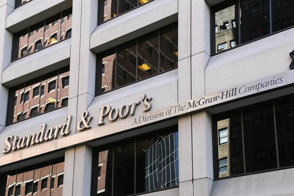 S&P понизило рейтинги Стран Балтии