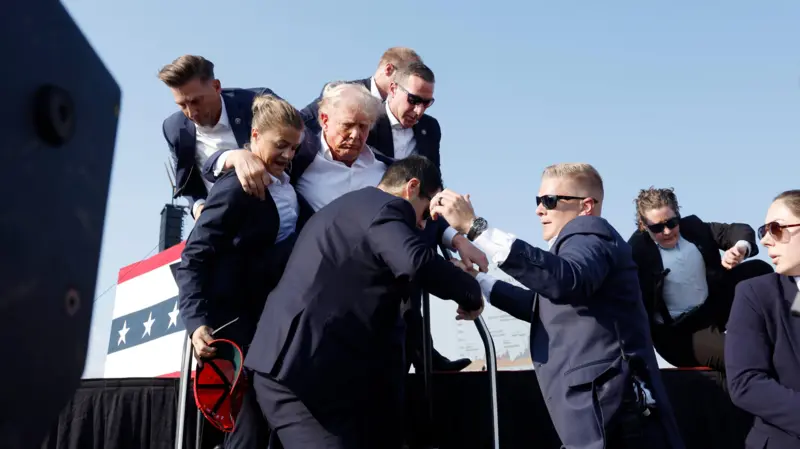 Дональд Трамп ранен. В него стреляли