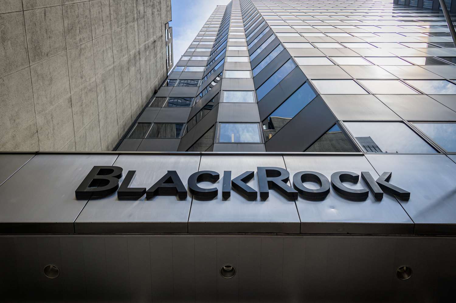 BlackRock выводит биткоин-ETF на европейский рынок: что это значит для инвесторов?
