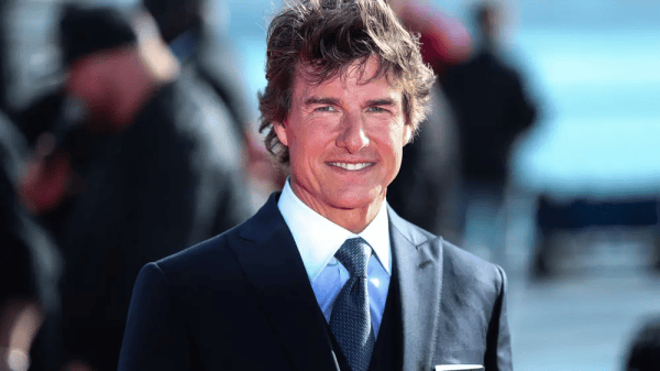 Tom Cruise accepts his honorary Oscar award