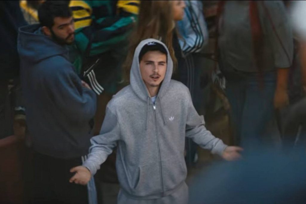 Ролик Adidas к ЧМ-2026 по футболу: Тимоте Шаламе, Лионель Месси и Bad Bunny в короткометражке «Легенды двора» — NewsRoomIn