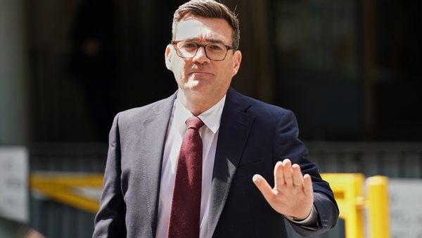 Последствия Brexit: премьер Великобритании готовит варианты сближения с ЕС